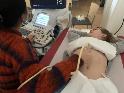 Das Bild vermittelt den Ablauf des Praktikums bei unseren Ultraschallkurs